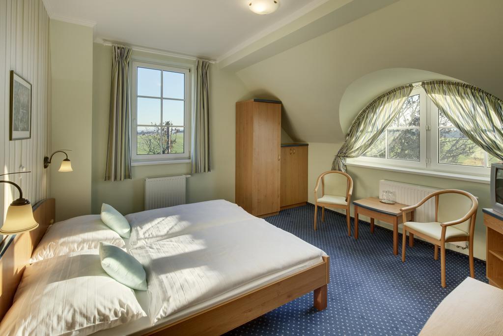 Hotel Kolonie Křivoklát Szoba fotó